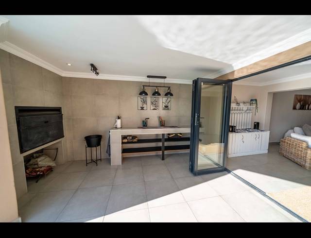 4 BEDROOM FREESTANDING FOR SALE IN SUNAIR PARK
